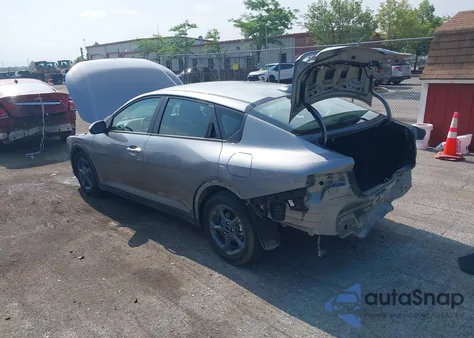 2025 Kia K4 Lxs из США, поврежденный, VIN 3KPFT4DE6SE079425